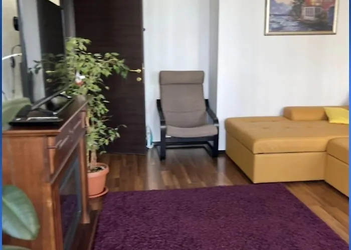 Cris Summerland Mamaia